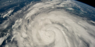 El huracán Ian provoca marejadas catastróficas, inundaciones y vientos al golpear Florida