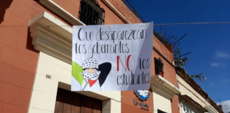 Protestan normalistas de Oaxaca a 8 años del caso Ayotzinapa