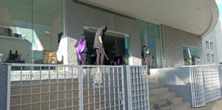 Feministas vandalizan inmuebles durante su marcha en Oaxaca