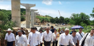 Supervisa AMLO trabajos de construcción de la autopista Oaxaca- Costa