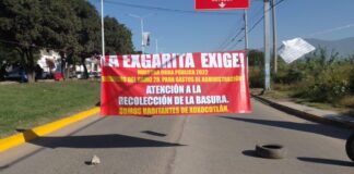 Con bloqueo, vecinos de Xoxocotlán exigen retirar basurero clandestino
