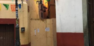 Cierran Callejón del Beso por riña entre fotógrafos
