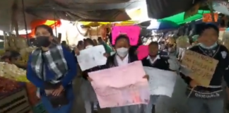 Estudiantes piden a ambulantes no tirar basura frente a su escuela