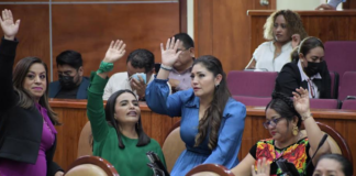 Parteras podrán expedir constancias de alumbramiento en Oaxaca