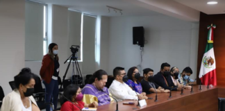 Dialoga IEEPCO con personas con discapacidad