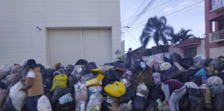 Vecinos de Candiani arrojan basura a las calles