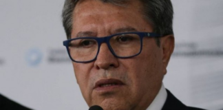 Ricardo Monreal no asistirá a marcha de AMLO porque va a España