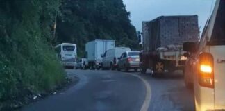 Levantan bloqueo sobre la carretera federal 175 Oaxaca — Puerto Ángel.