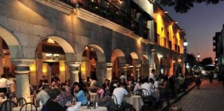 Piden legisladores a edil de Oaxaca de Juárez liberar portales del zócalo