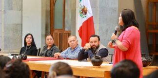 Gabinete en pleno asiste a capacitación sobre igualdad de género