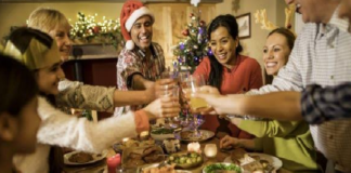 En festejos de fin de año, recomienda IMSS evitar comer demasiado
