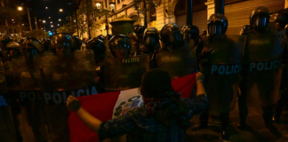 Cunden protestas y represión en Perú; ayer, 7 muertos