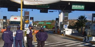 Impiden a normalistas tomar caseta de cobro en Huitzo