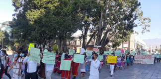 Marchan normalistas de la ENBIO, exigen reconocimiento de directivos