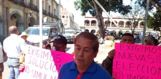Protestan pobladores de Santa Cruz Mixtepec para exigir elecciones