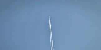 Nuevamente ejército de EU derriba OVNI en lago de Hurón.