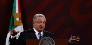 AMLO reta a la oposición a agruparse de cara a comicios de 2024