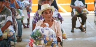 Entrega DIF Oaxaca cerca de 700 dotaciones alimentarias a habitantes de la Sierra de Juárez