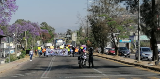 Marchan mototaxistas contra unidades piratas
