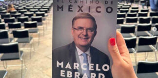 Marcelo Ebrard presenta libro autobiográfico entre gritos de “¡presidente!”