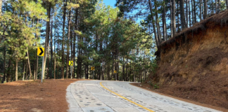 La construcción y dignificación de los caminos en Oaxaca siguen su marcha
