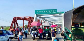 Padres de familia del Istmo reinstalan bloqueo en Puente de Fierro