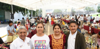 Muestran riqueza artesanal de la Mixteca en el Congreso