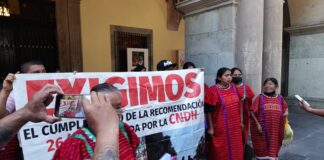 Otro grupo de mujeres triquis regresa al zócalo, piden retorno a Copala