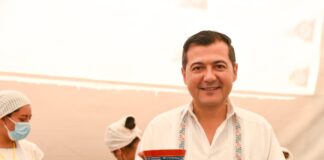 Acude Luis Alfonso Silva Romo a Feria del Tejate