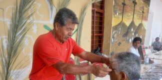 Cientos de personas de Valles Centrales beneficiadas con anteojos gratuitos