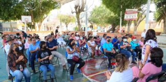 Entrega DIF Oaxaca lentes de vista cansada en municipios con alta marginación