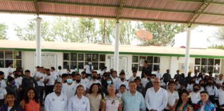 Entregan equipos para conectividad a internet a planteles del IEBO