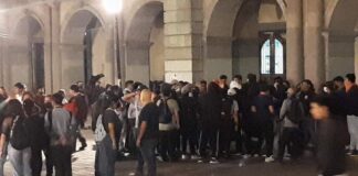 Desalojan a normalistas en palacio de Gobierno