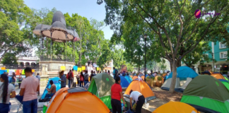Trabajadores de Telebachilleratos levantan plantón del zócalo