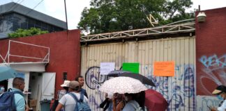 Personal de PAAE protesta en la Junta Local, piden audiencia