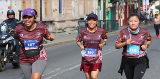 Reynaldo Rojas y Estefani Velázquez conquistan Medio Maratón Oaxaca 2023