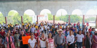 Habitantes de San Ildefonso Amatlán reciben dotaciones alimentarias