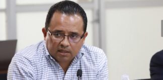 Pide priísta retiro de espectaculares de promoción morenista