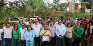 Entrega Ayuntamiento de Xoxocotlán reconocimiento administrativo a colonia Santa Cecilia
