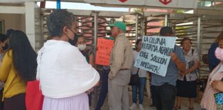 Vecinos de la Reforma Agraria toman Ciudad Administrativa, piden reparación de calles