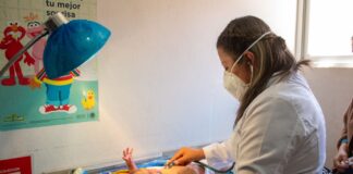 Llama SSO a familias a completar el esquema de vacunación de niñas y niños