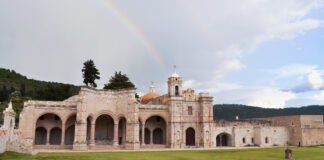 El Pueblo Mágico de Teposcolula comparte su riqueza cultural en la Festividad a sus Santos Patrones