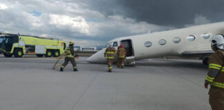 Avión de la FGR aterriza de emergencia en el AIFA