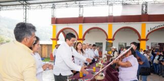 Refrenda Gobierno de Oaxaca compromiso con municipios de la Mixteca