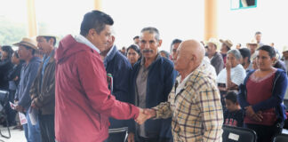 Compromete Salomón Jara acciones de infraestructura social en la Sierra de Juárez