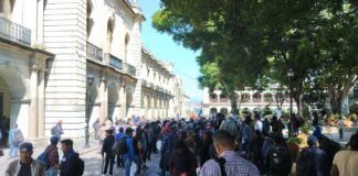 Protestan agencias de Lachiguirí para exigir recursos