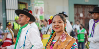 Cautivan en la Alameda de León las Expresiones Artísticas y Culturales de los pueblos de Oaxaca