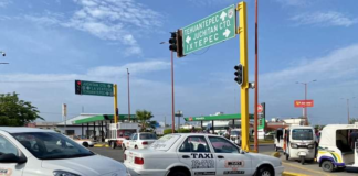 Taxistas sitian el Istmo de Tehuantepec