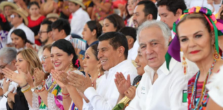 DETRÁS DE LA NOTICIA: Gobierno de activistas consigue gobernabilidad en Guelaguetza