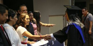 Reconoce Irma Bolaños admirable labor de terapistas físicos y ocupacionales